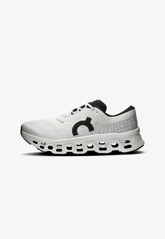 ON CLOUDMONSTER 3